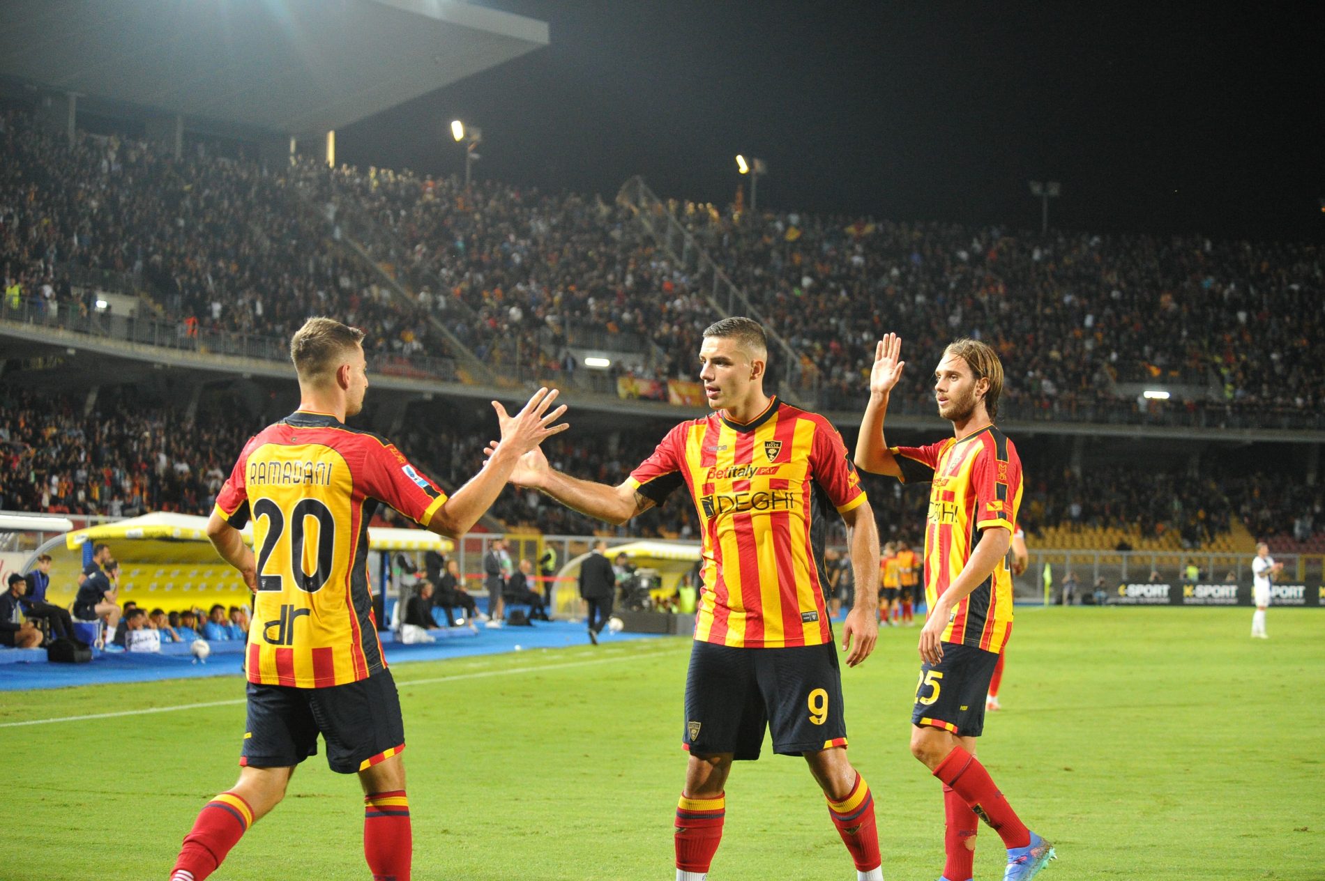 lecce parma 4 (9) esultanza