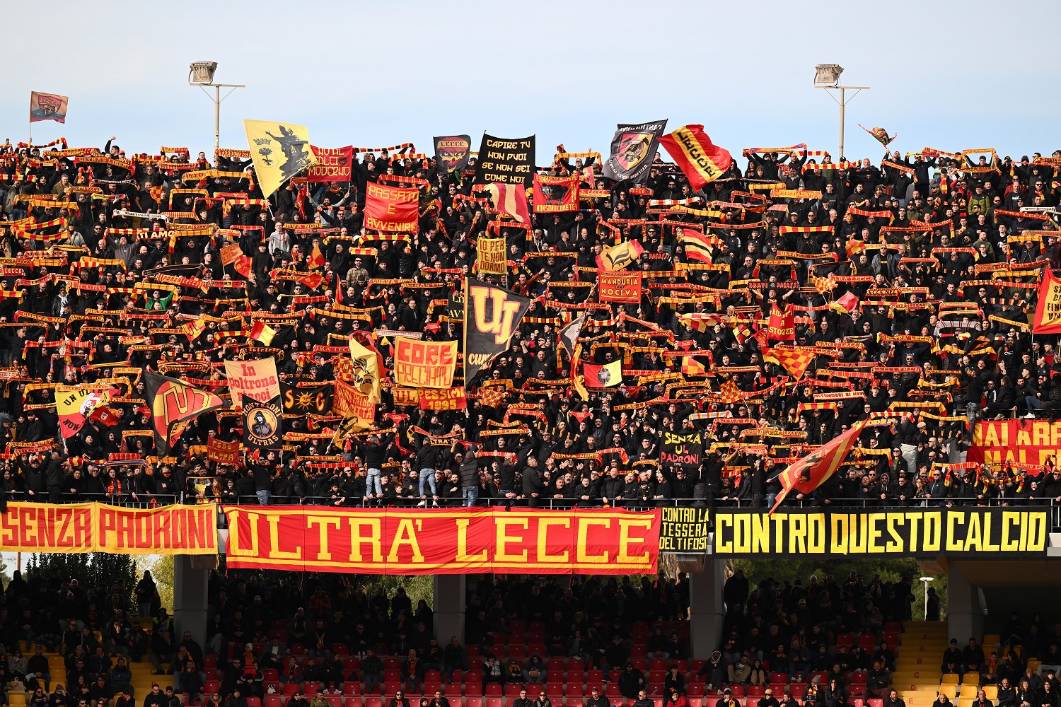Abbonamenti, il Lecce scala la classifica. E’ sesto in Italia