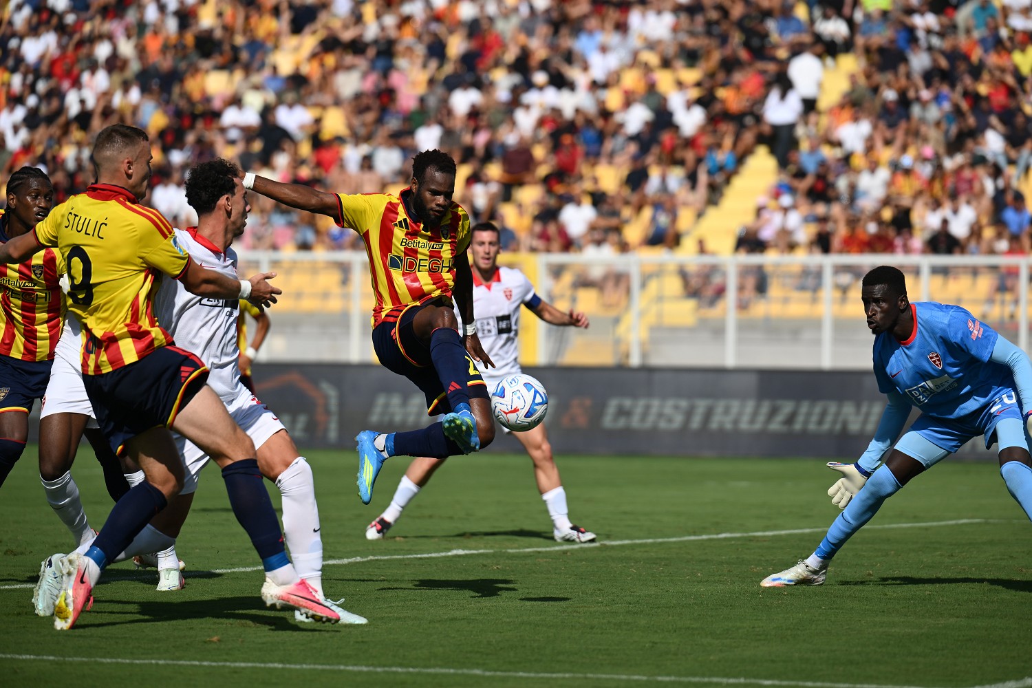 Lecce-Monza: pagelle a confronto