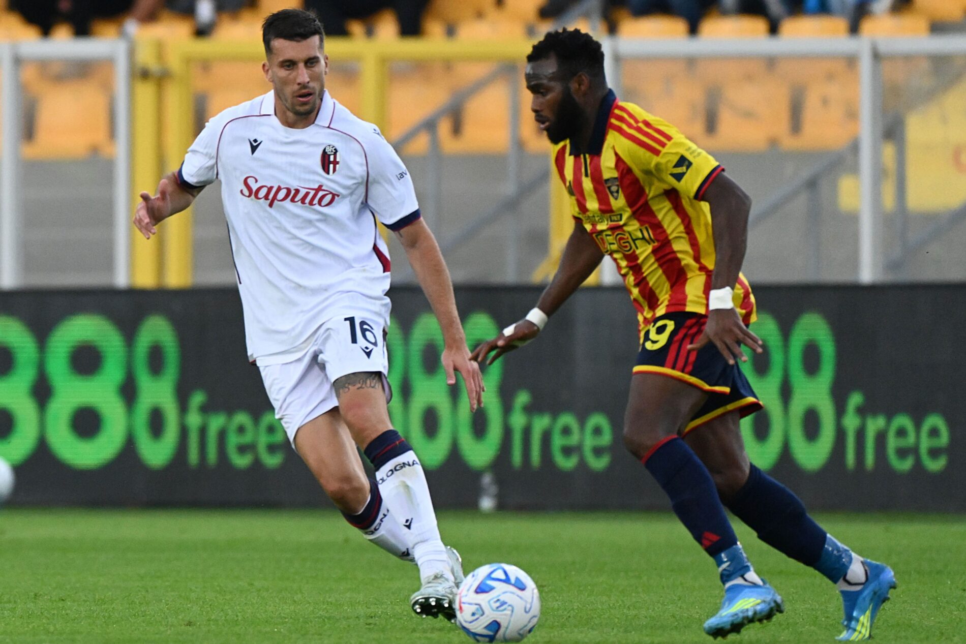 Lecce-Bologna: pagelle a confronto