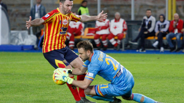 LECCE CAMPIONATO 2019-2020 LUCIONI PROTEGGE GABRIEL MICHEL CAPUTO/SILPRESS