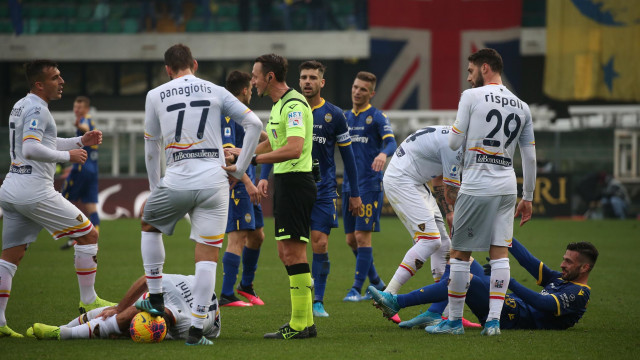 HELLAS VERONA - LECCE 26-01-2019 CONTRASTO DI GIOCO DI SAMUEL DI CARMINE E LUCA ROSASETTINI. SILPRESS
