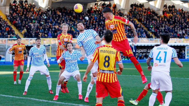 LECCE-SPAL 15-02-2020. CAMPIONATO 2019-2020 COLPO DI TESTA DEIOLA MICHEL CAPUTO/SILPRESS
