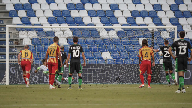REGGIO EMILIA - ITALY, 04-07-20—FOTO DI CASTALDI / SILPRESS , MAPEI STADIUM - SASSUOLO VS LECCE, NELLA FOTO: RIGORE DOMENICO BERARDI (SASSUOLO)