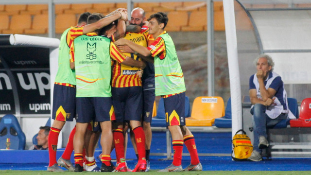 LECCE BRESCIA CAMPIONATO 2019-2020 22/07/2020 ABBRACCIO SAPONARA MICHEL CAPUTO/SILPRESS