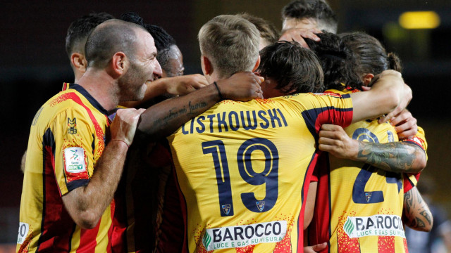LECCE-FERALPISALO' STAGIONE 2020-2021 COPPA ITALIA 30/09/2020 ABBRACCIO GOL MICHEL CAPUTO/SILPRESS