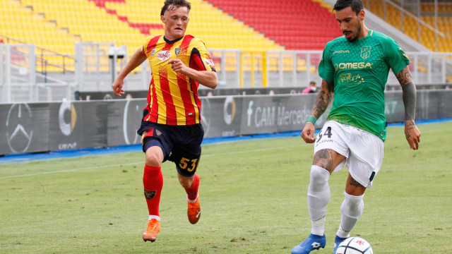 LECCE-PORDENONE STAGIONE 2020-2021 26/09/2020 CONTRASTO HENDERSON MICHEL CAPUTO/SILPRESS
