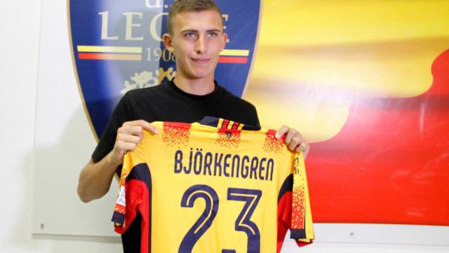 LECCE STAGIONE 2020-2021 PRESENTAZIONE BJORKENGREN 06/10/2020 BJORKENGREN MICHEL CAPUTO/SILPRESS