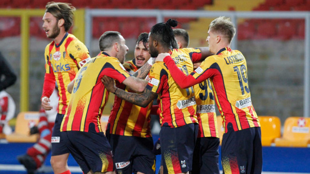 LECCE STAGIONE 2020-2021 LECCE-EMPOLI 24/01/2021 ABBRACCIO GOL MICHEL CAPUTO/SILPRESS