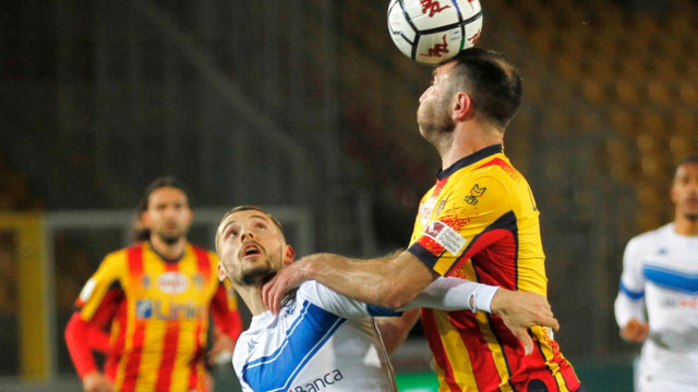 BRESCIA STAGIONE 2020-2021 LECCE-BRESCIA 09/02/2021 CONTRASTO LUCIONI MICHEL CAPUTO/SILPRESS