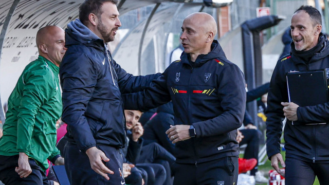 Foto Alessandro Castaldi/Silpress
16/03/21 Venezia, Italia - Venezia vs Lecce ā
Nella foto: SALUTO Paolo Zanetti COACH VENEZIAE EUGENIO CORINI COACH LECCE