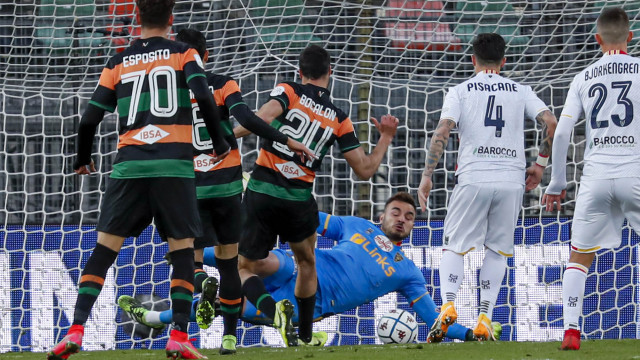 Foto Alessandro Castaldi/Silpress
16/03/21 Venezia, Italia - Venezia vs Lecce ā
Nella foto: PARATA GABRIEL (LECCE)