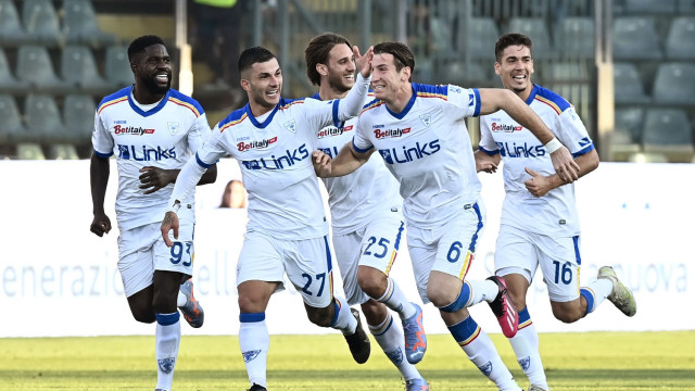 Db Cremona 04/02/2023 - campionato di calcio serie A / Cremonese-Lecce / foto Daniele Buffa/Image Sport
nella foto: esultanza gol Gabriel Strefezza