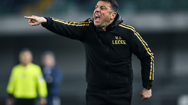 Mg Verona 27/11/2023 - campionato di calcio serie A / Hellas Verona-Lecce / foto Matteo Gribaudi/Image Sport
nella foto: Roberto D'aversa