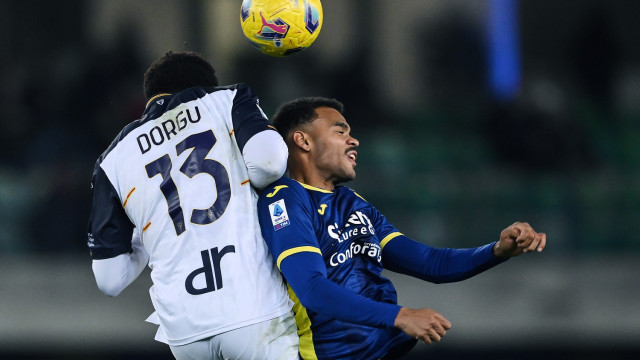 Mg Verona 27/11/2023 - campionato di calcio serie A / Hellas Verona-Lecce / foto Matteo Gribaudi/Image Sport
nella foto: Chinazaekpere Patrick Dorgu-Cyril Ngonge