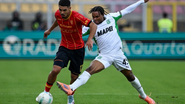 Ci Lecce 18/10/2025 - campionato di calcio Serie A / Lecce-Sassuolo / foto Carmelo Imbesi/Image Sport
nella foto: Armand Lauriente-Danilo Veiga