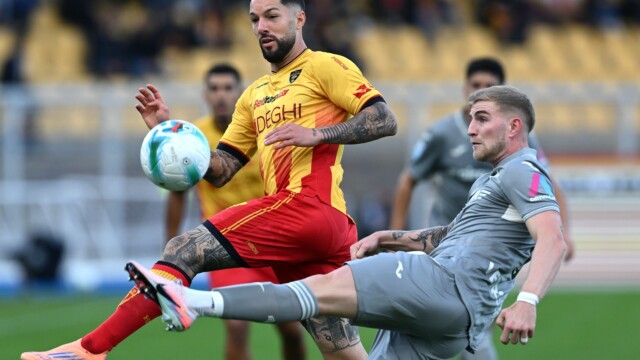 Ci Lecce 08/11/2025 - campionato di calcio serie A / Lecce-Hellas Verona / foto Carmelo Imbesi/Image Sport
nella foto: Antonio Morente-Nicolas Valentini
